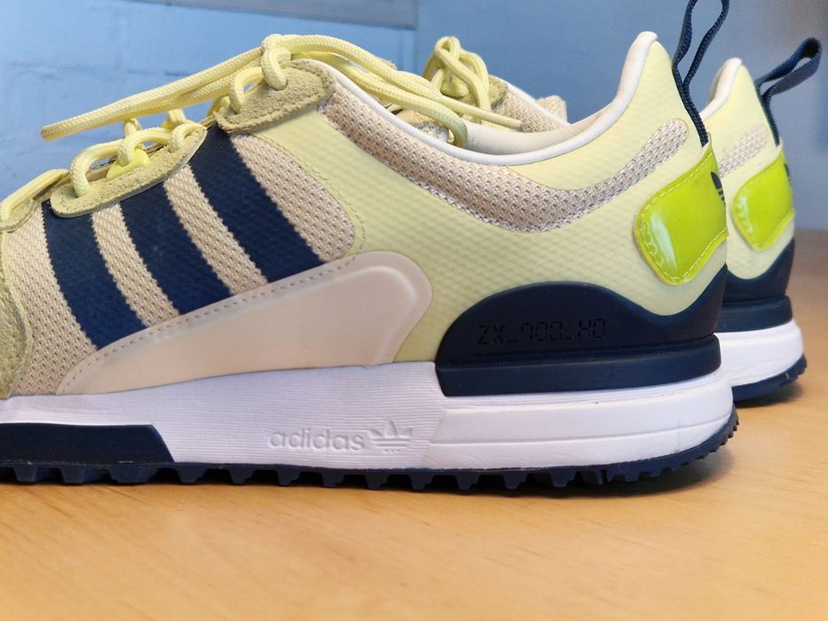 Buty Adidas ZX 700 – rozmiar 44