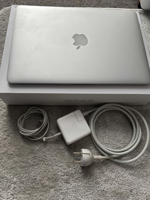 laptop Apple MacBook Air A1466 13,3" i5 4GB/128 GB srebrny