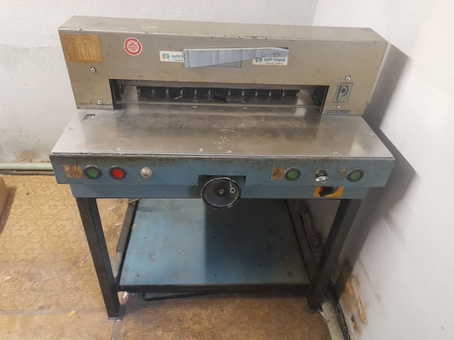 Gilotyna do papieru introligatorska K67 Elektryczna