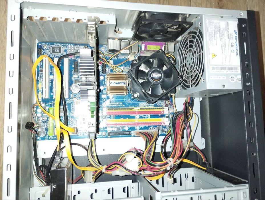 Компьютер с монитором 20'