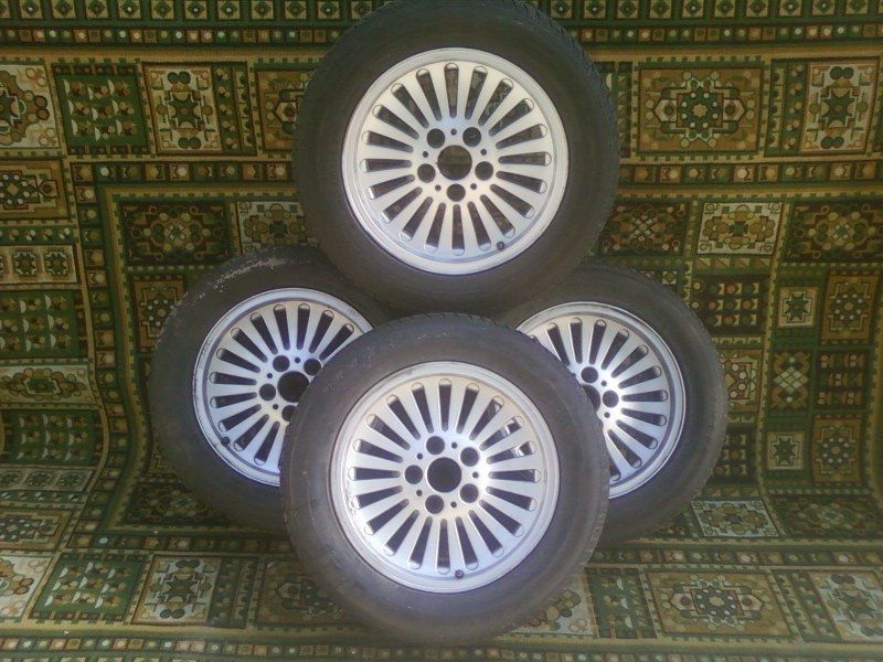 Диски BMW STILE 33 (ромашка) с зимней резиной Goodridge.