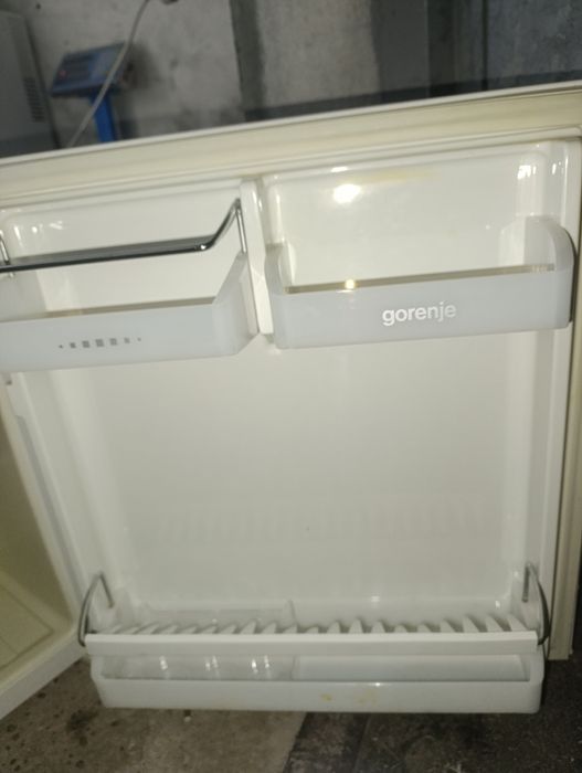 Холодильник       .