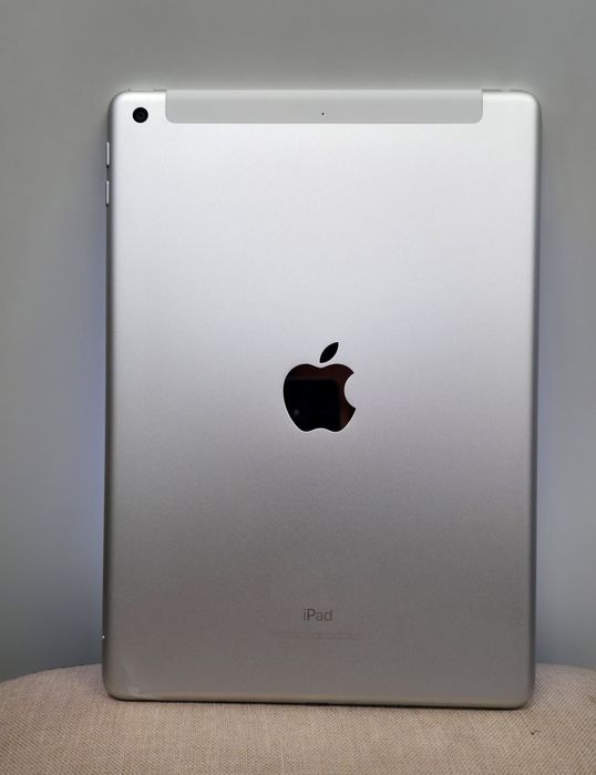 Планшет Apple Ipad 5th 128gb Wi-Fi+4G LTE 9.7 2017 Silver