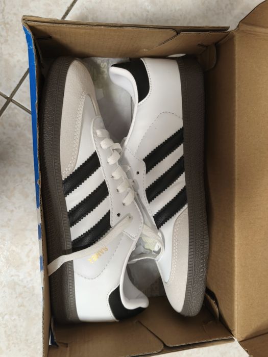 Sapatilhas adidas NR.40 novas na cx