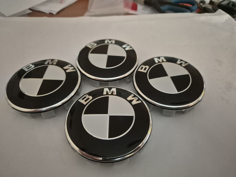dekielki kołpaki do bmw średnicy 68/64mm czrno- białe