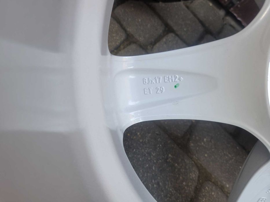 Felgi aluminiowe z oponami 17 cali  VW T5 T6 Crafter