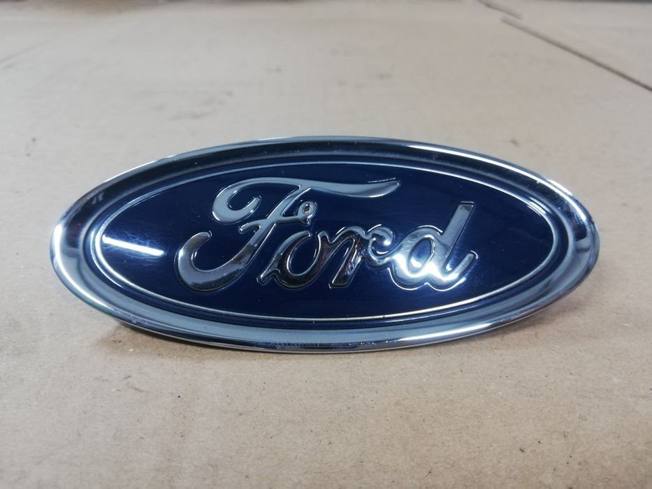 Emblemat znaczek logo klapy pokrywa bagażnika Ford Focus mk4 IV kombi