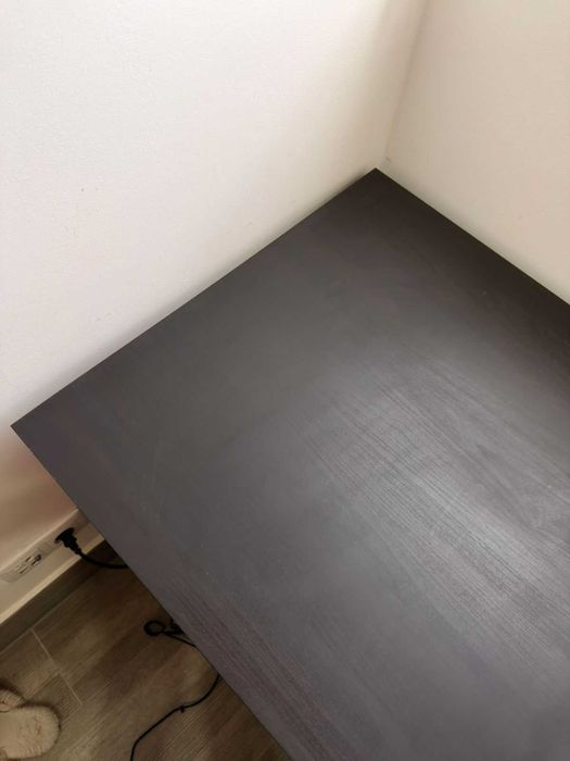 Secretária em MDF e metal