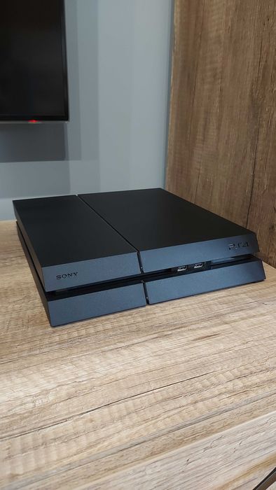 Playstation 4 1tb + uncharted4. Jak nowa!
