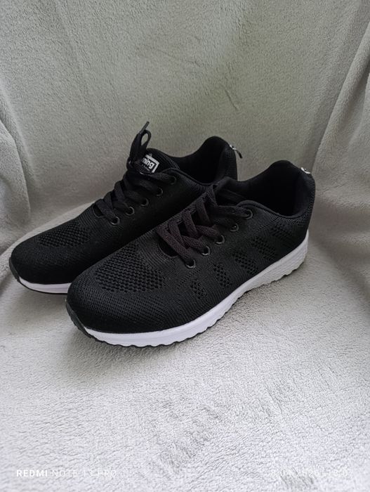 Buty sportowe damskie