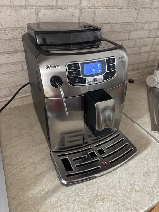Кавоварка Saeco Intelia Deluxe HD8904
