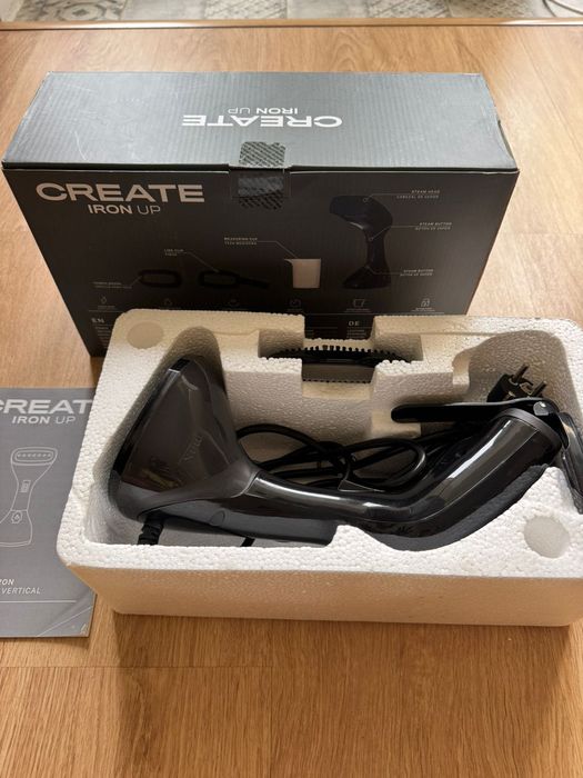 Ferro a vapor vertical. Iron Up. Create