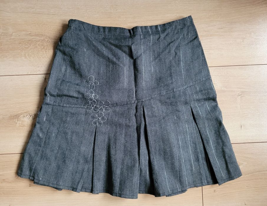 Spódnica szara ze srebrną nitką szkoła apel galowo Pretty Sille na 152