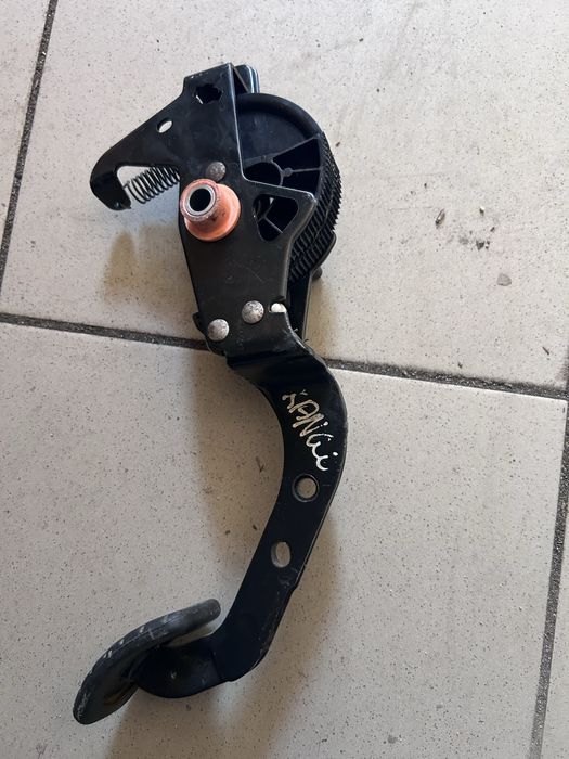 Педаль сцепление Renault