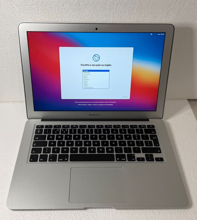 MacBook Air 13” | i5 | 8GB RAM | SSD