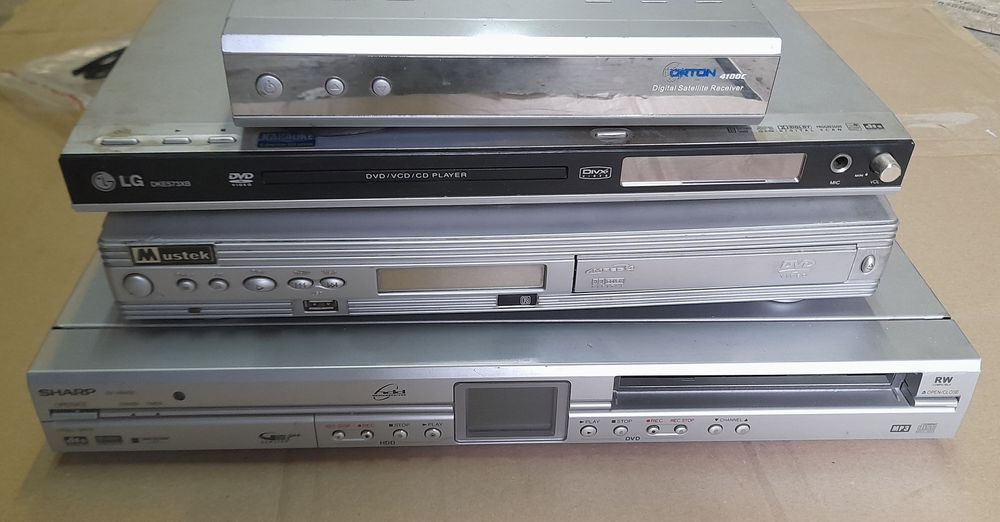 DVD проигрыватель на запчасти или восстановление.