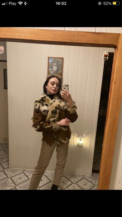 Brązowe beżowe czarne białe futro kurka płaszczyk z futrem