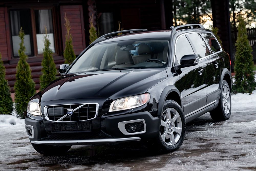 Volvo XC 70 2.4 D5 AWD 185KM Xenon Lane Ass Radar Tempomat HIFI Sound PDC