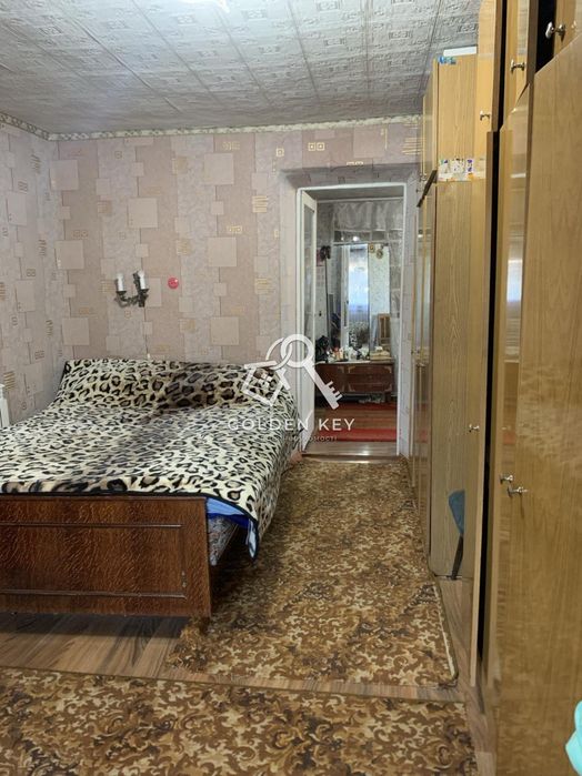 Продаж будинку із великою ділянкою