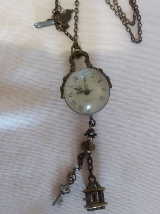 Часы подвеска QUARTZ