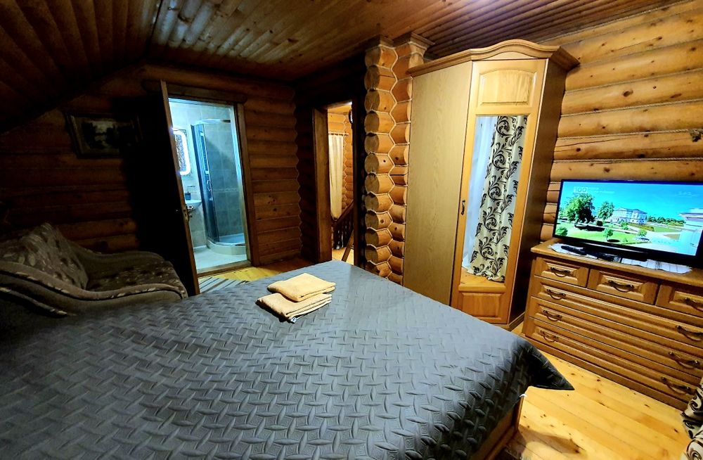 Будинки в Карпатах.  Котедж в Мигово