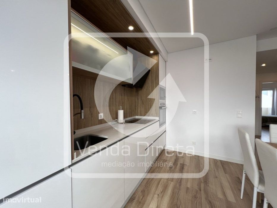 T2 remodelado com muita luz natural, Montijo.