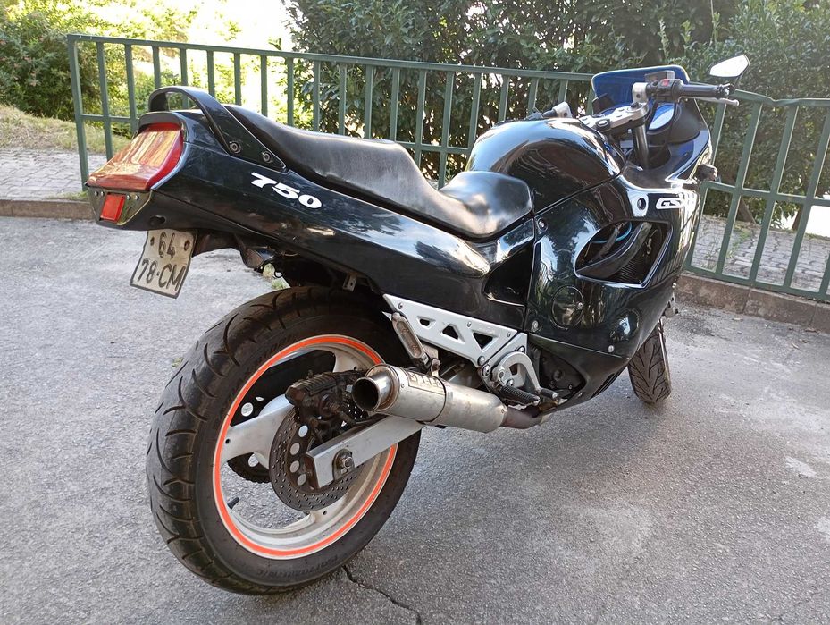Vendi Moto Suzuki GSX 750f Katana
