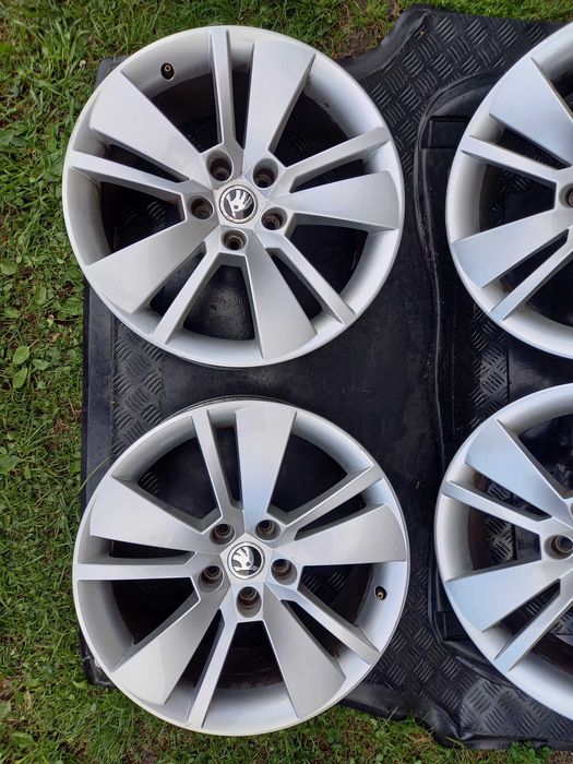 4szt 5x112x18 et44  szero 8j,centru 57 ORYGINALNE,  SKODA