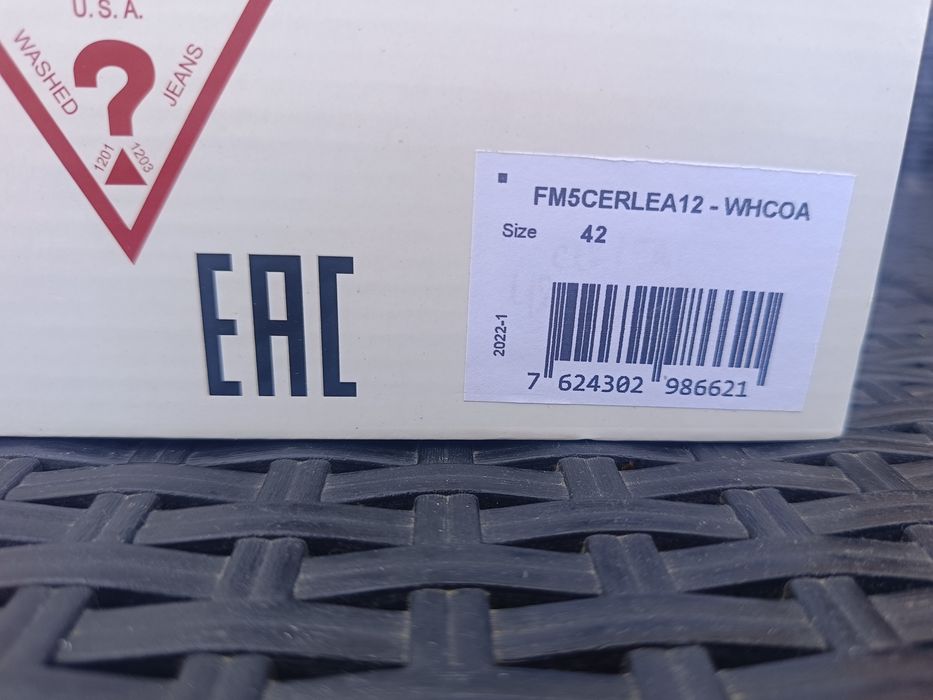 Sneakersy Guess męskie rozmia 42 , nowe z metką