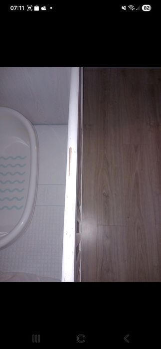 Łóżeczko drewniane z materacem