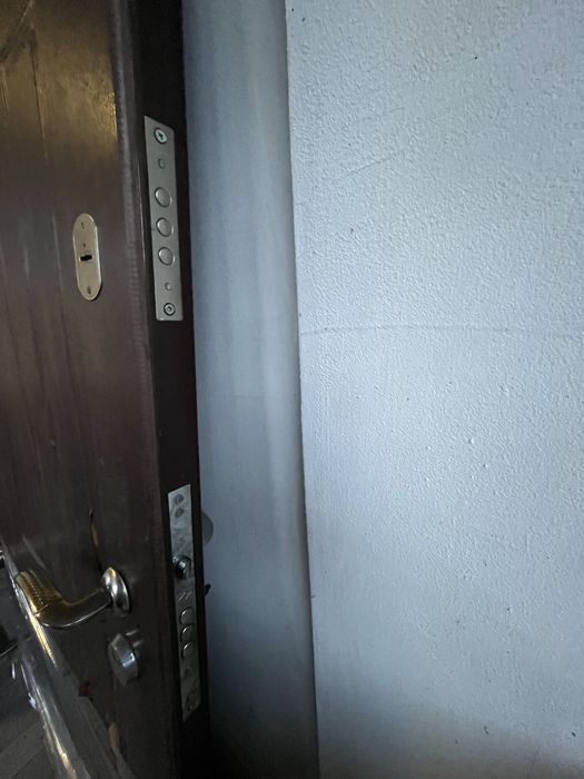 Продам вхідні двері