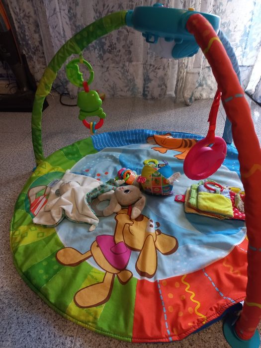 Tapete de actividades para bebés