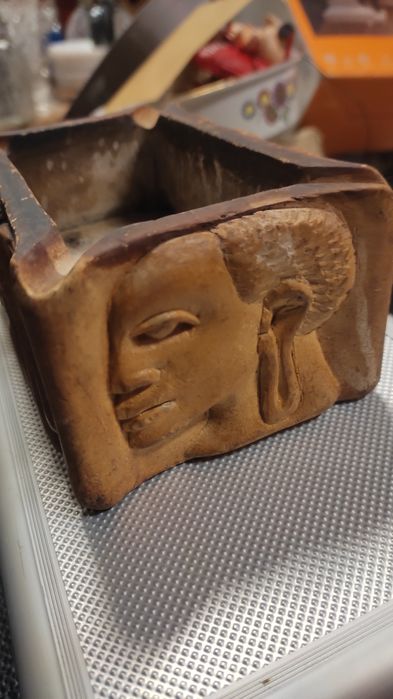 Stara stylowa popielniczka