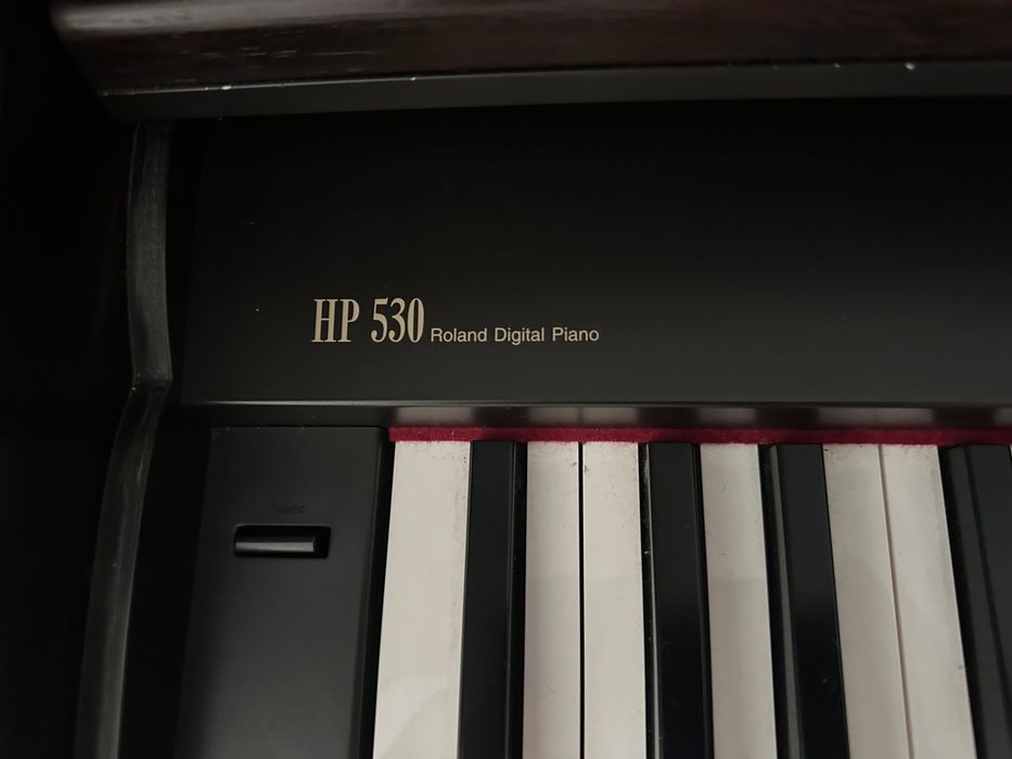 Piano Roland HP 530