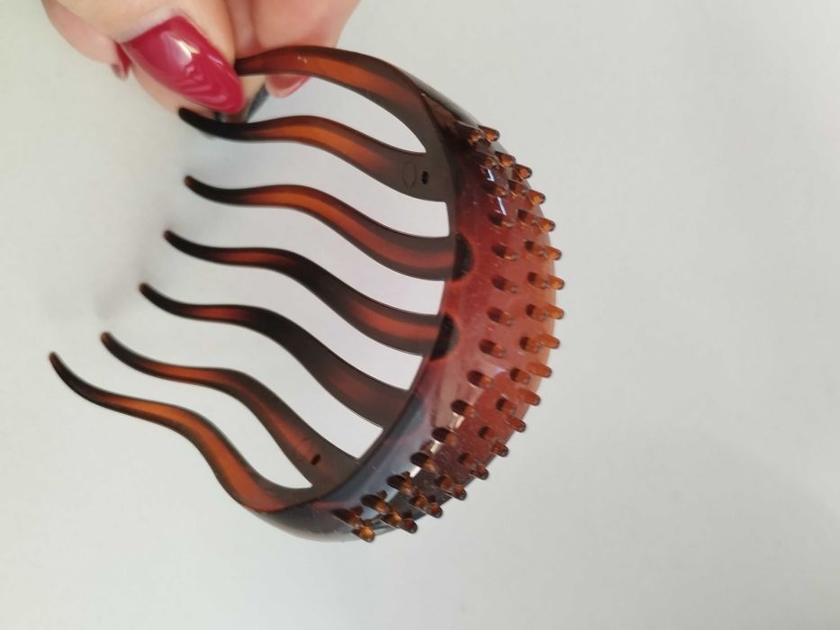 Grzebyk nadający objętość