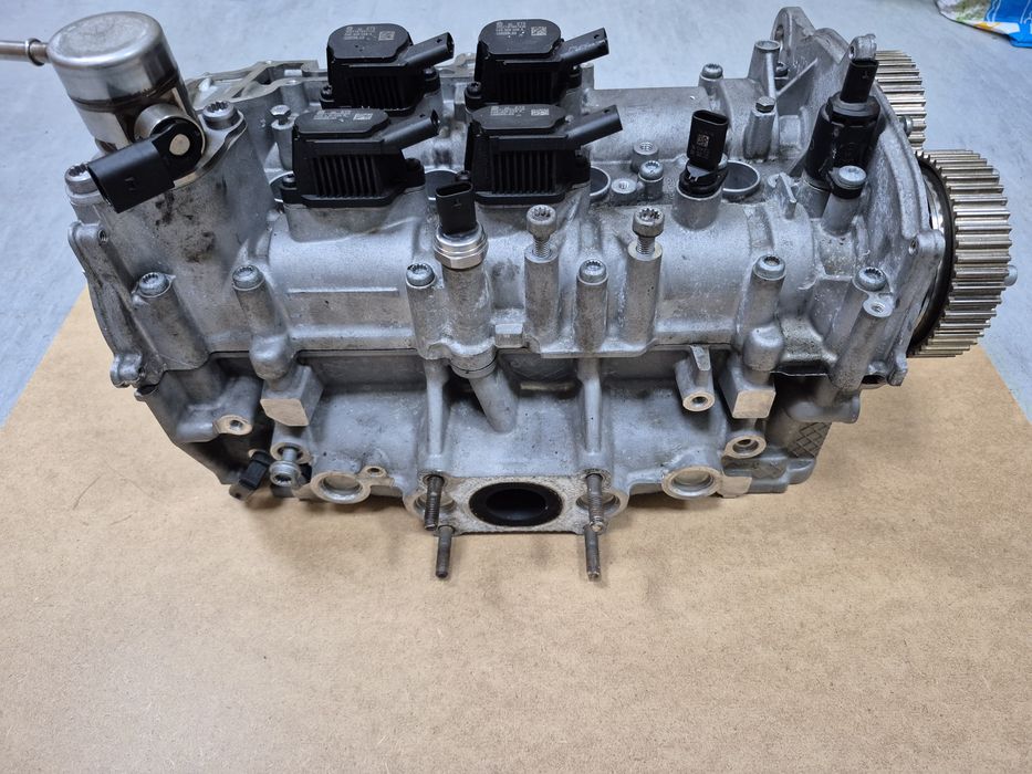 Головка двигуна 1.5TSI TFSI VW AUDI SEAT SKODA Golf