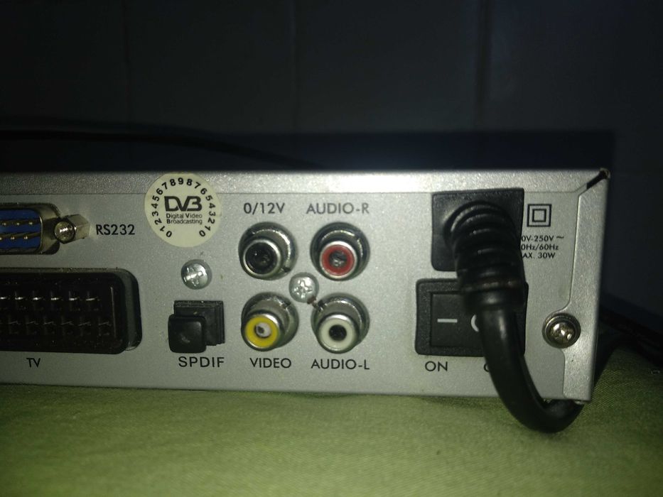 Цифровий супутниковий ресівер DF300 SKYBIRD