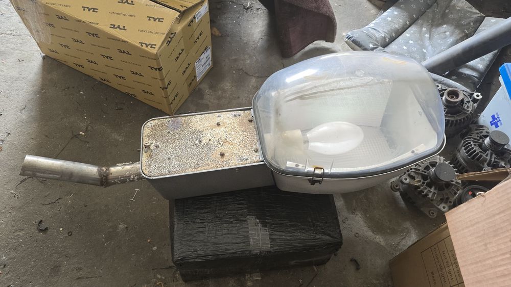 Lampa podworkowa