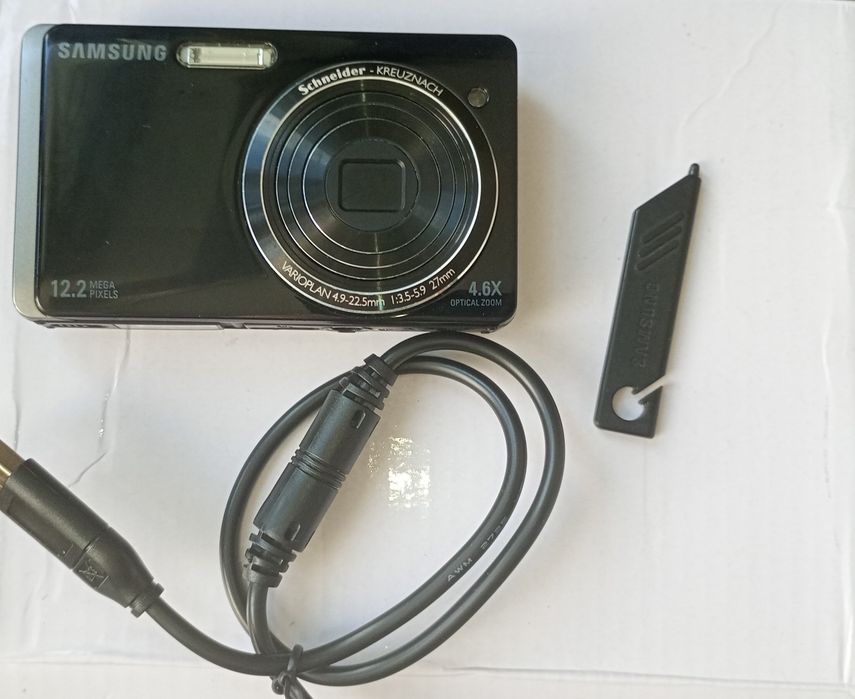 Aparat cyfrowy Samsung nie w pełni sprawny z funkcją selfie