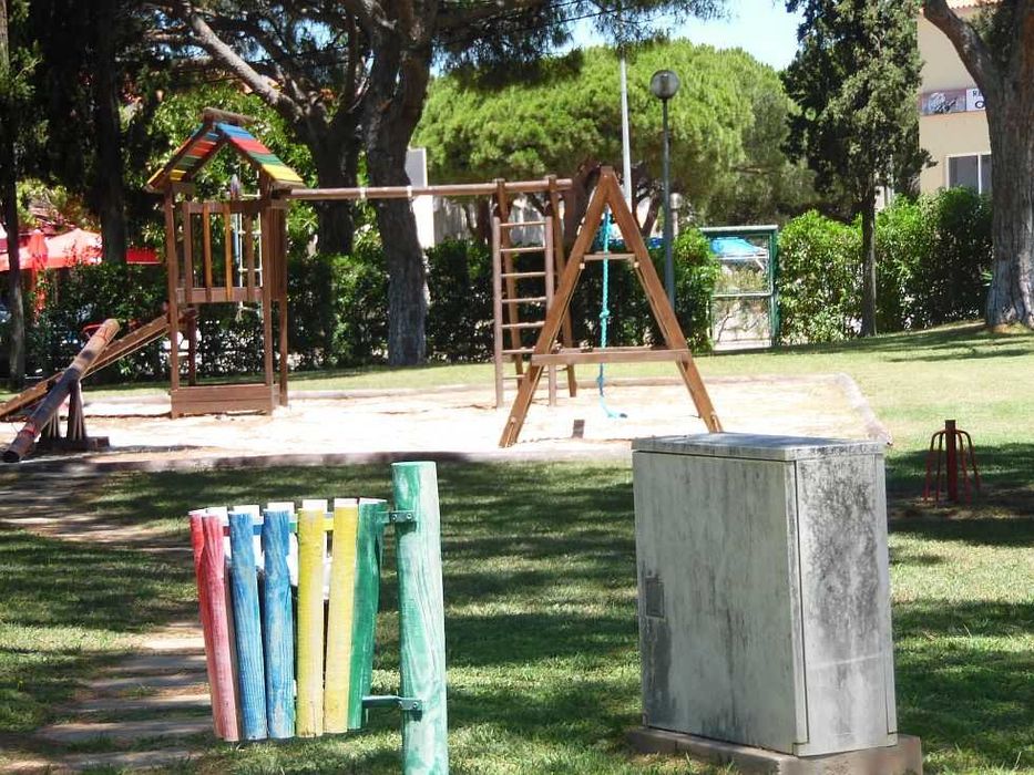 CASA ARTUR- V1 c/piscinas, parque infantil, mini golfe, central, a pé p/ Praia nas Açoteia - LIVRE 12 A 19/07 + SETEMBRO LIVRE - Açoteias em ALBUFEIRA