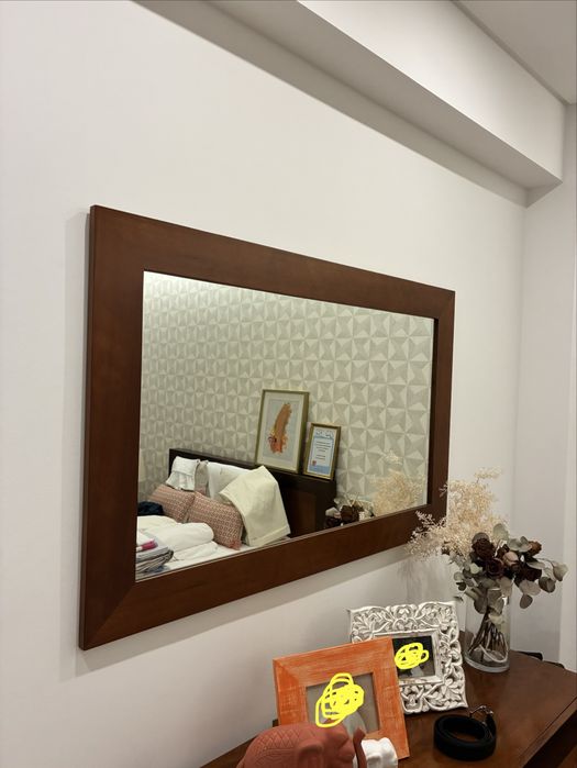 Espelho com moldura em cedro - 120X65