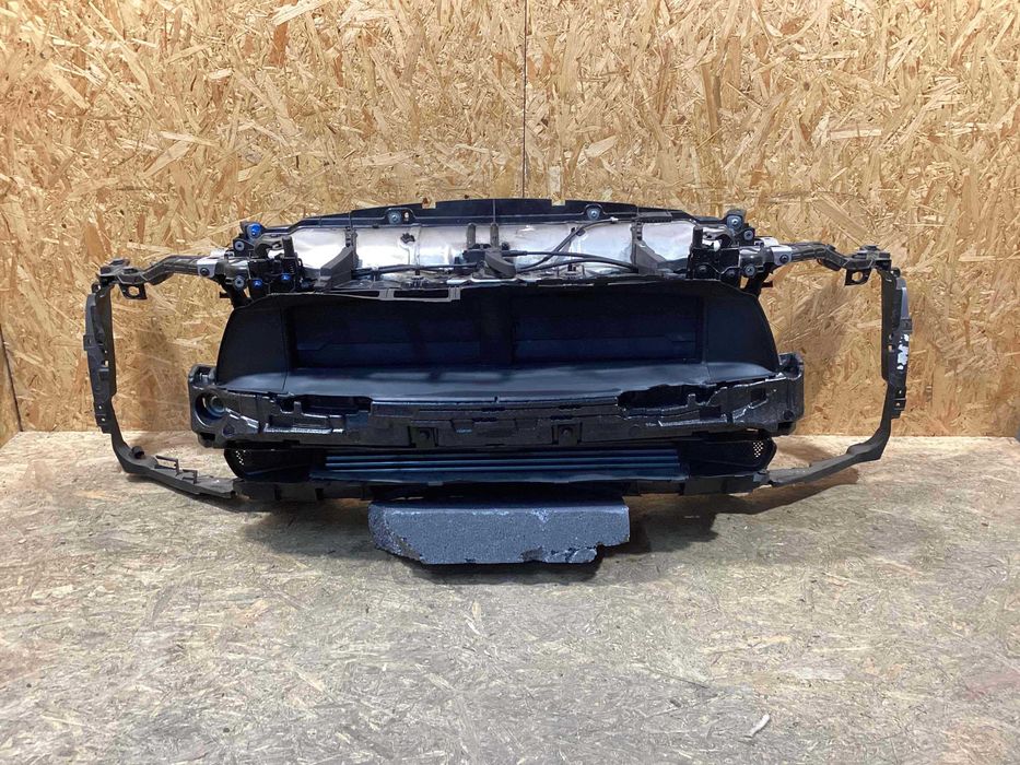 Передняя панель Телевизор кассета радиаторов Porsche Macan 95b805931F