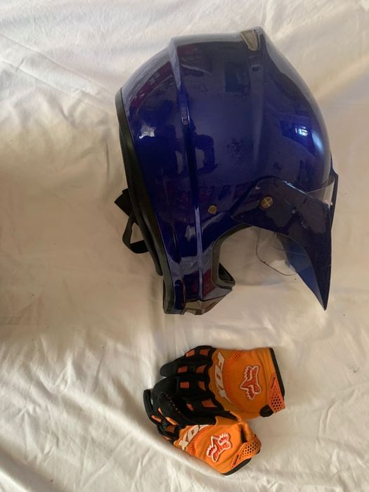 Мото набор. Шлем с перчатками