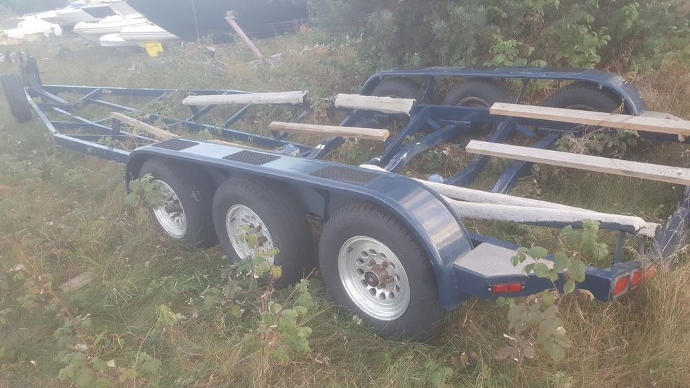 Przyczepa podlodziowa  trzyosiowa 3.5t