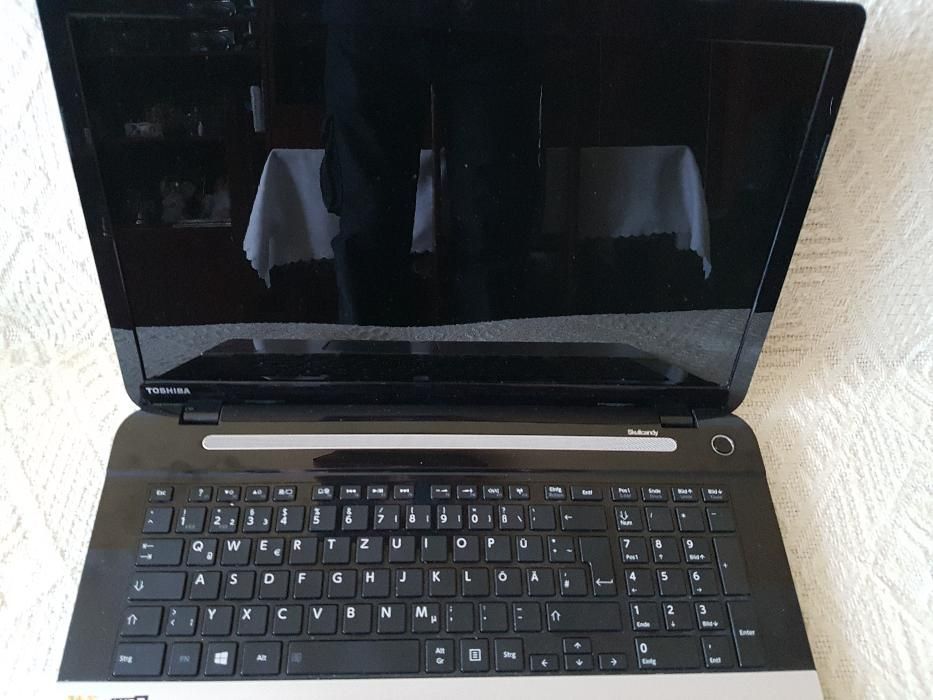 laptop toshiba Satellite L70-B-132