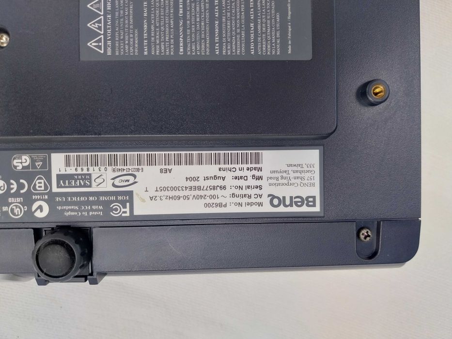 Videoprojector BENQ PB6200 com estojo