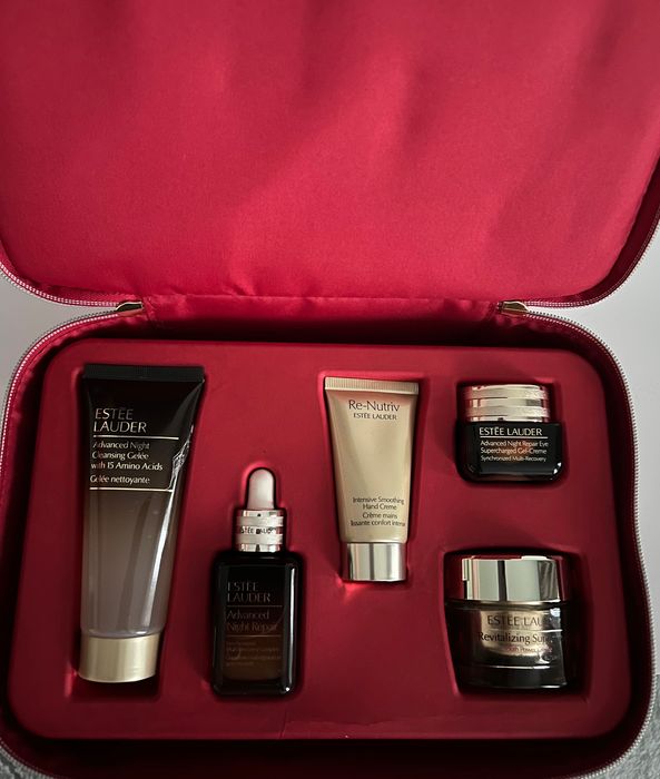 Набір від ESTEE LAUDER 9 Full-Size Favorites + 2 Deluxe Travel Sizes