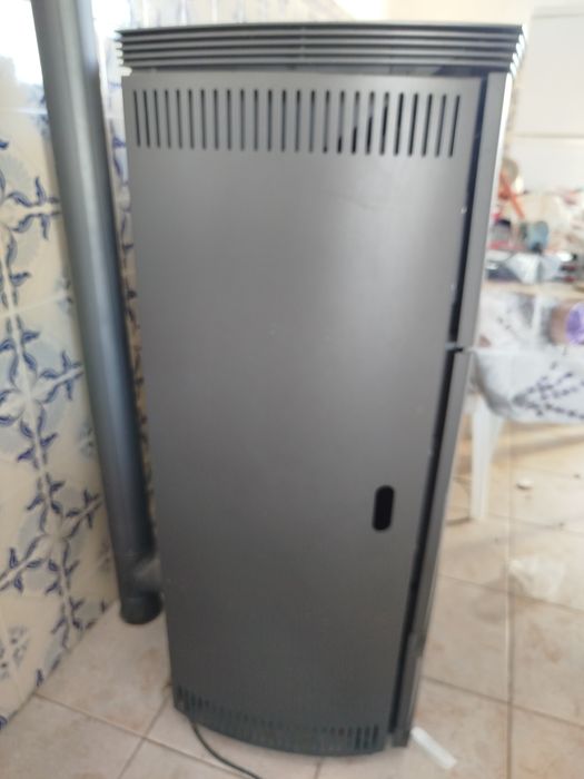 Salamandra a Pellets Ecoforest Turbo Aire 20kW – Excelente Estado