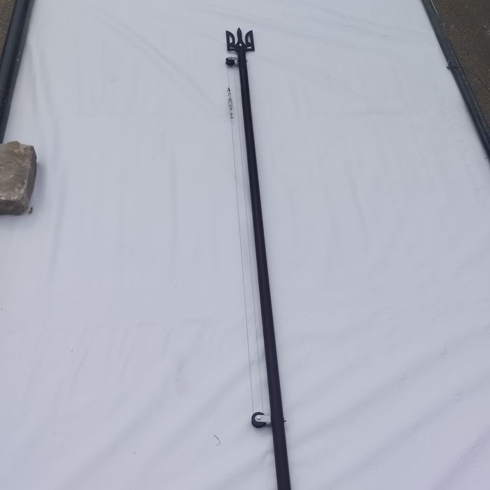 Флагшток на кладовище