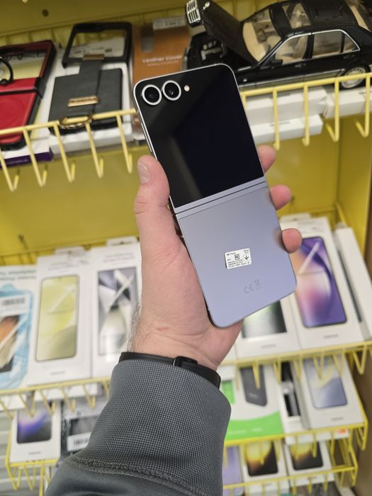 Samsung Galaxy Flip 6 12/256gb